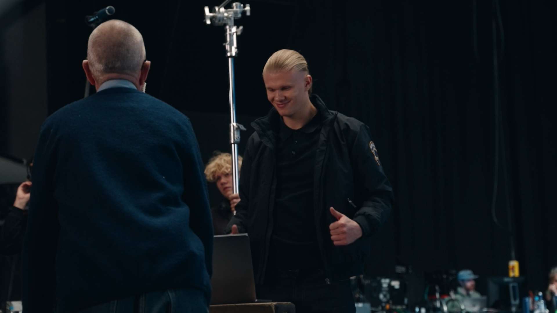 21／22賽季歐冠小組賽第1輪巴塞羅那0-3拜仁慕尼黑 穆勒首開紀錄萊萬梅開二度.